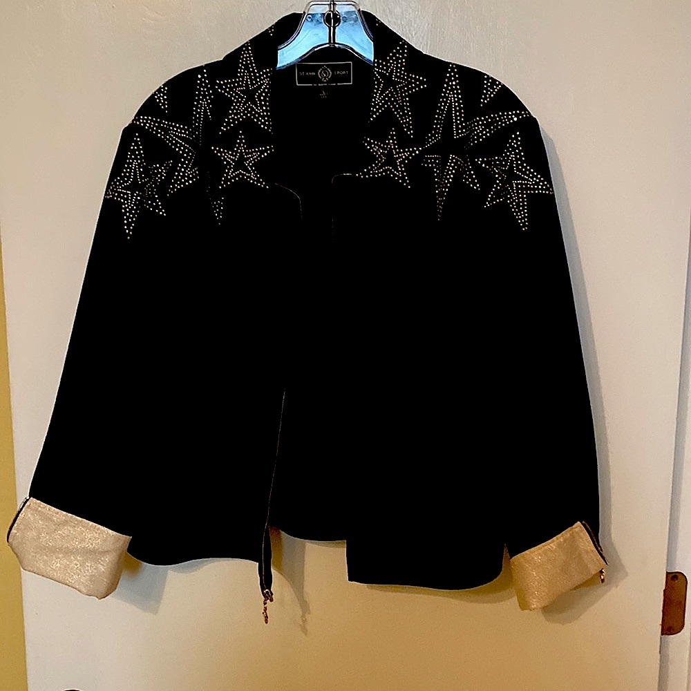 St John Sport Couture. A denim-ish fabric with a slight stretch. Size large.